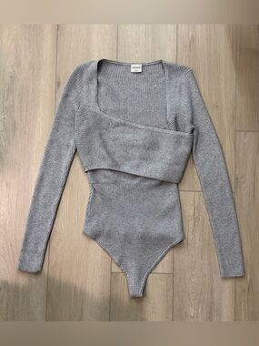 Abercrombie & Fitch Soft A&F Gray Ribbed Wrap Cutout Bodysuit
